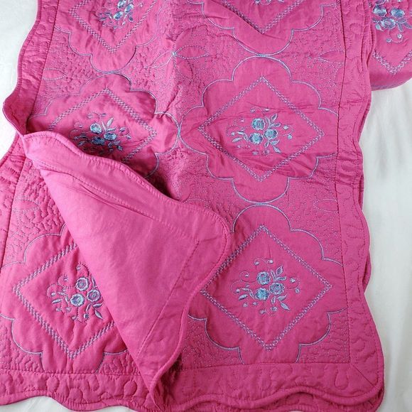 Quilt Fancy Embroidery Bedspread size Queen - Picture 1 of 3